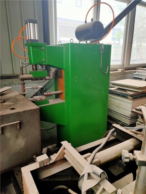 河南鄭州金水區(qū)高價(jià)回收門廠設(shè)備 冷壓機(jī)、精密鋸及北京叉車、木工機(jī)械的循環(huán)利用之道